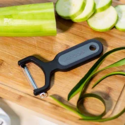 Casa Viva Pelador negro de filo liso de acero inoxidable - Arcos Outlet