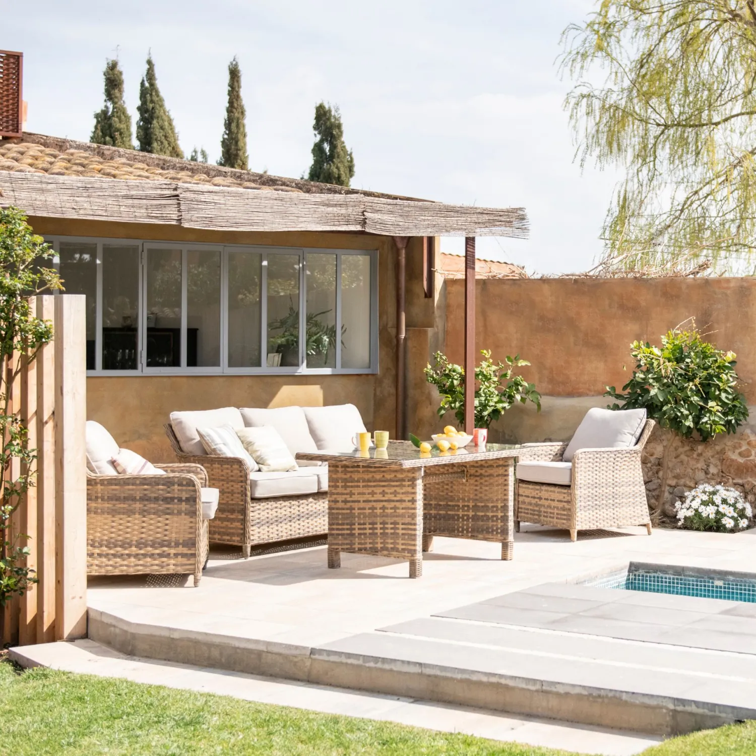 Casa Viva Set de jardín de 4 piezas de ratán sintético Lanai Outlet